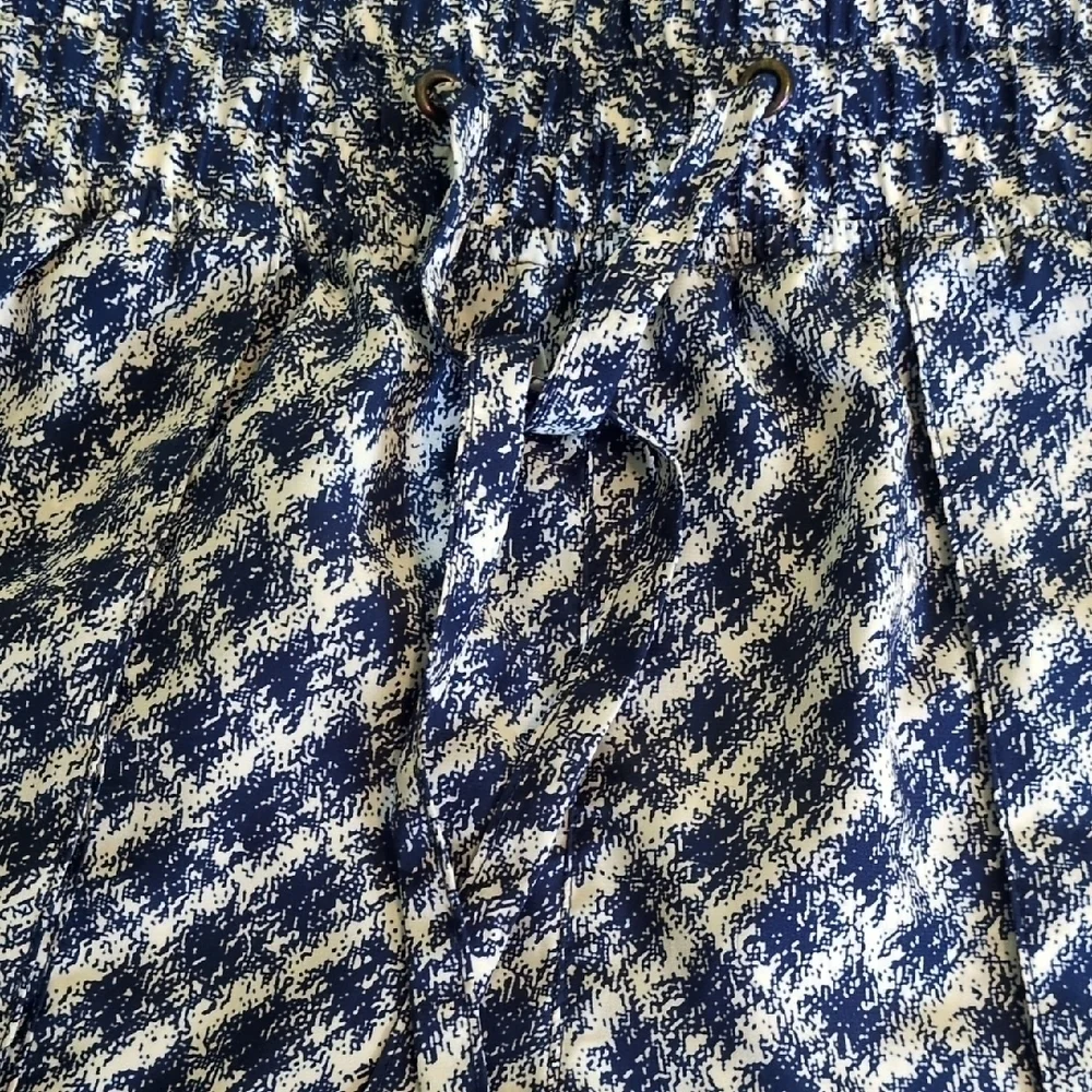 a.n.a Blue and White Cargo Shorts with Geometric Print